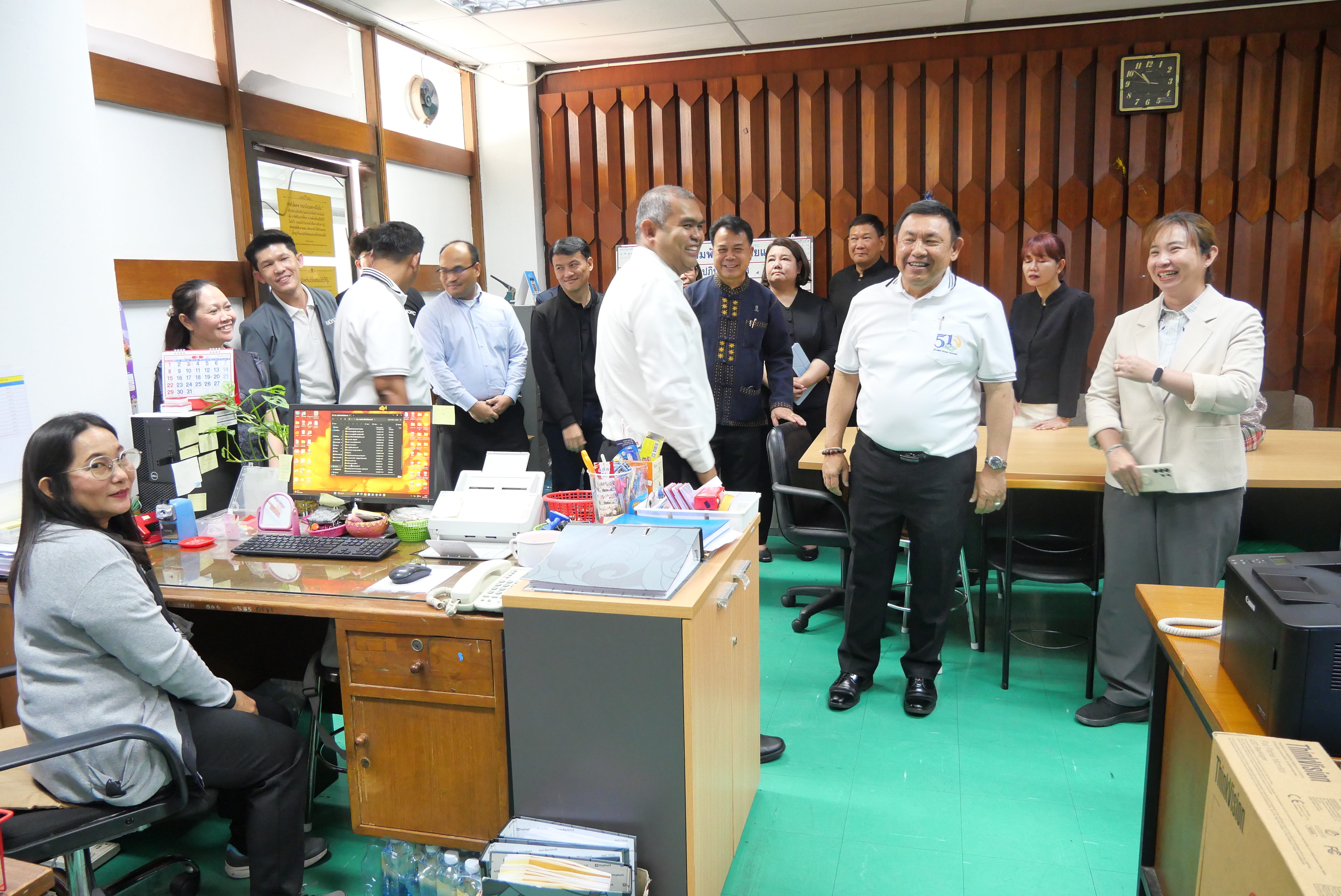 title - เลขาธิการ ส.ป.ก. ตรวจเยี่ยมบุคลากร ส.ป.ก. ถนนราชดำเนินนอก